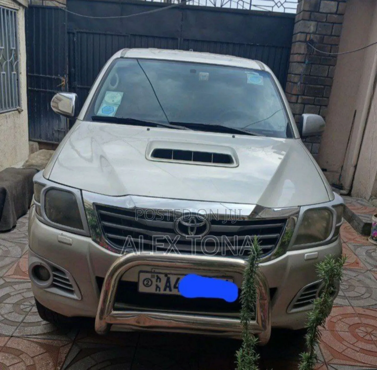 Toyota Hilux 2011 Gold