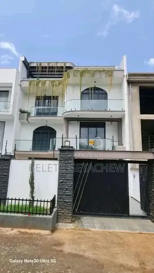 8bdrm House in Bole Bulbula, B+G+3 for sale