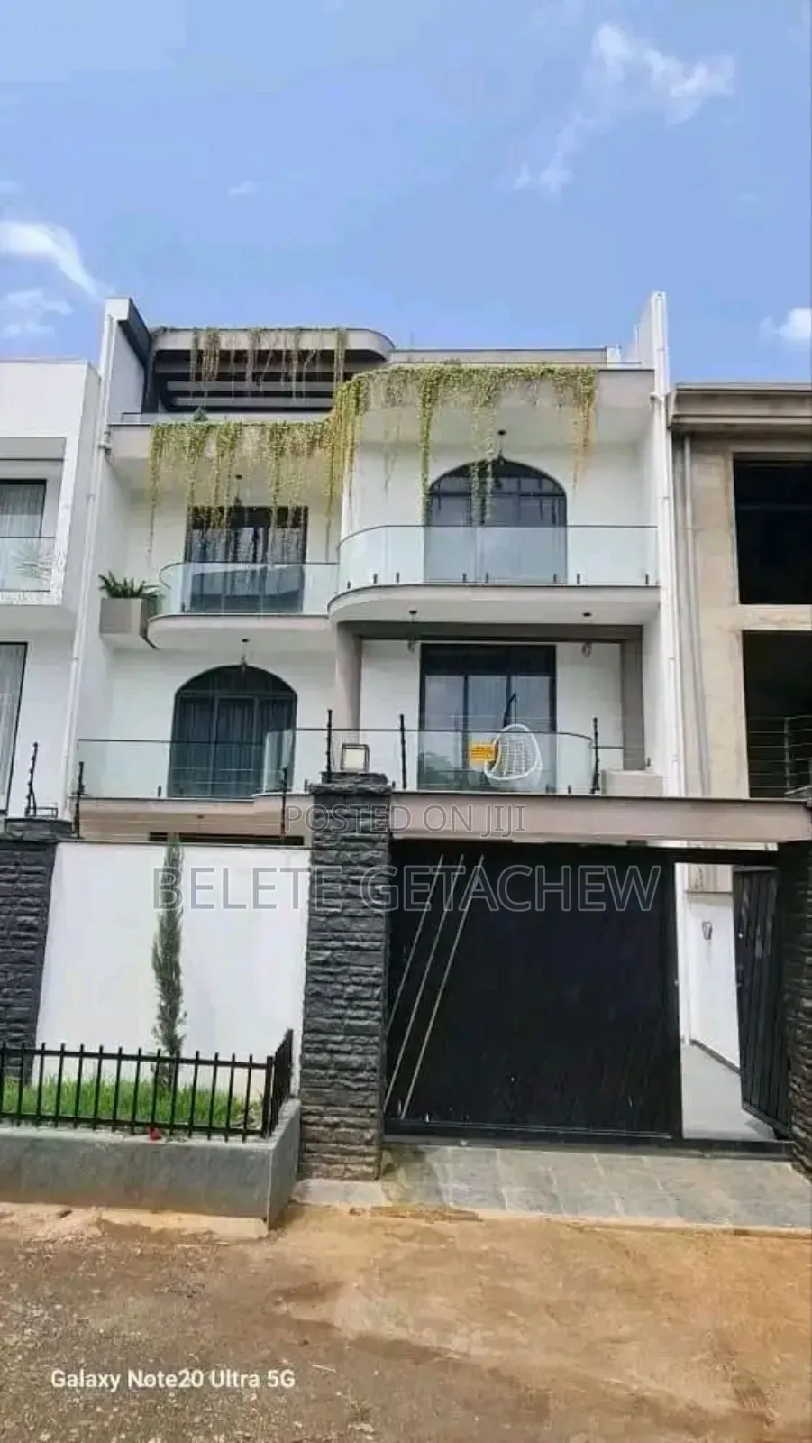 8bdrm House in Bole Bulbula, B+G+3 for sale