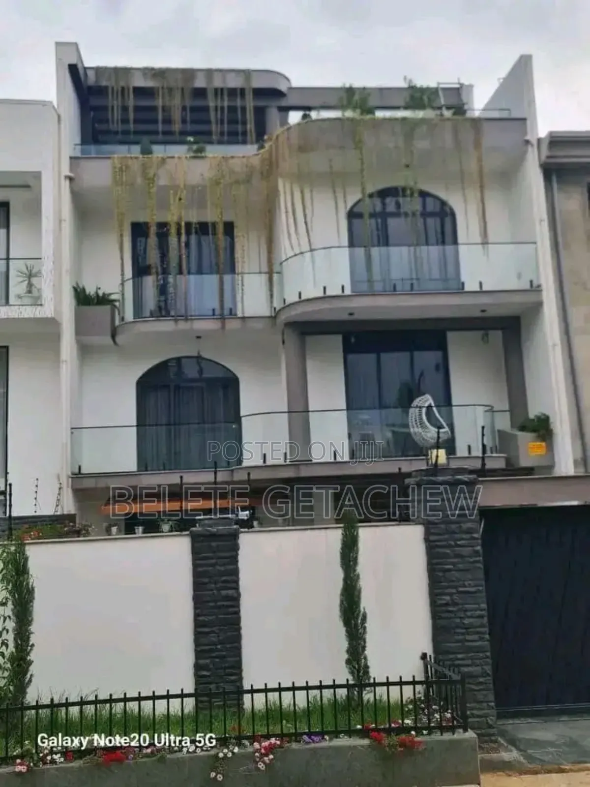 8bdrm House in Bole Bulbula, B+G+3 for sale
