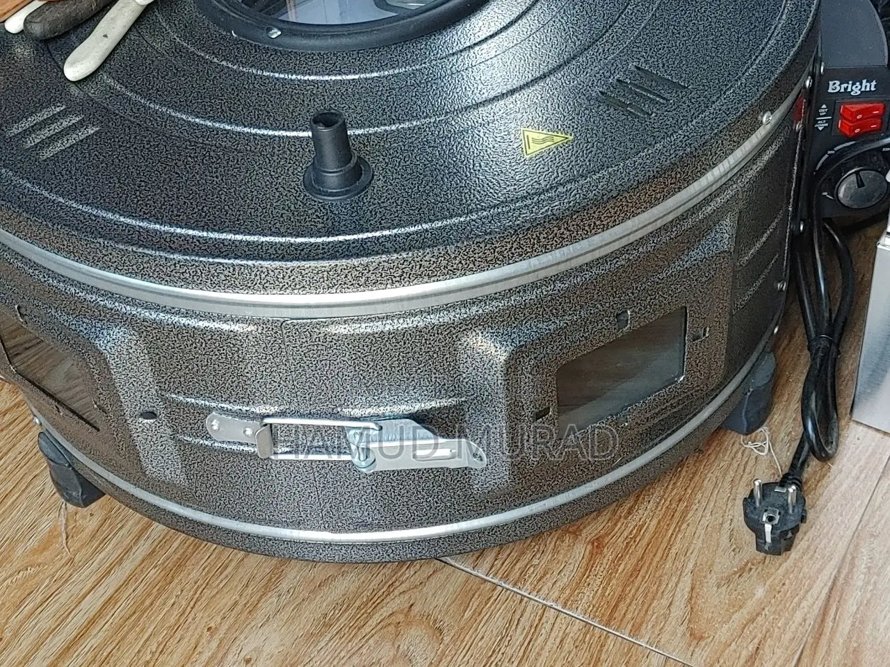 Bright Round Oven