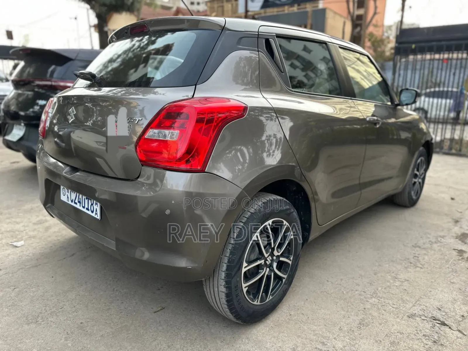 Suzuki Swift 2022 Silver