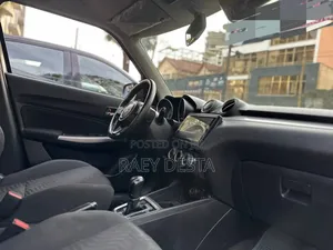 Suzuki Swift 2022 Silver