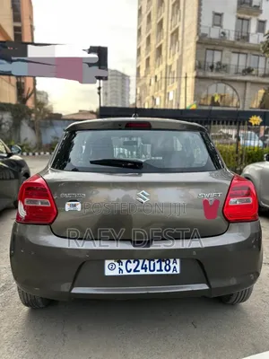 Suzuki Swift 2022 Silver