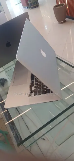 New Laptop Apple MacBook Pro 2015 16GB Intel Core I7 SSD 256GB