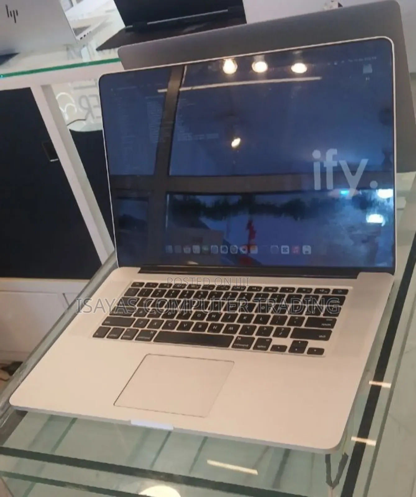 New Laptop Apple MacBook Pro 2015 16GB Intel Core I7 SSD 256GB