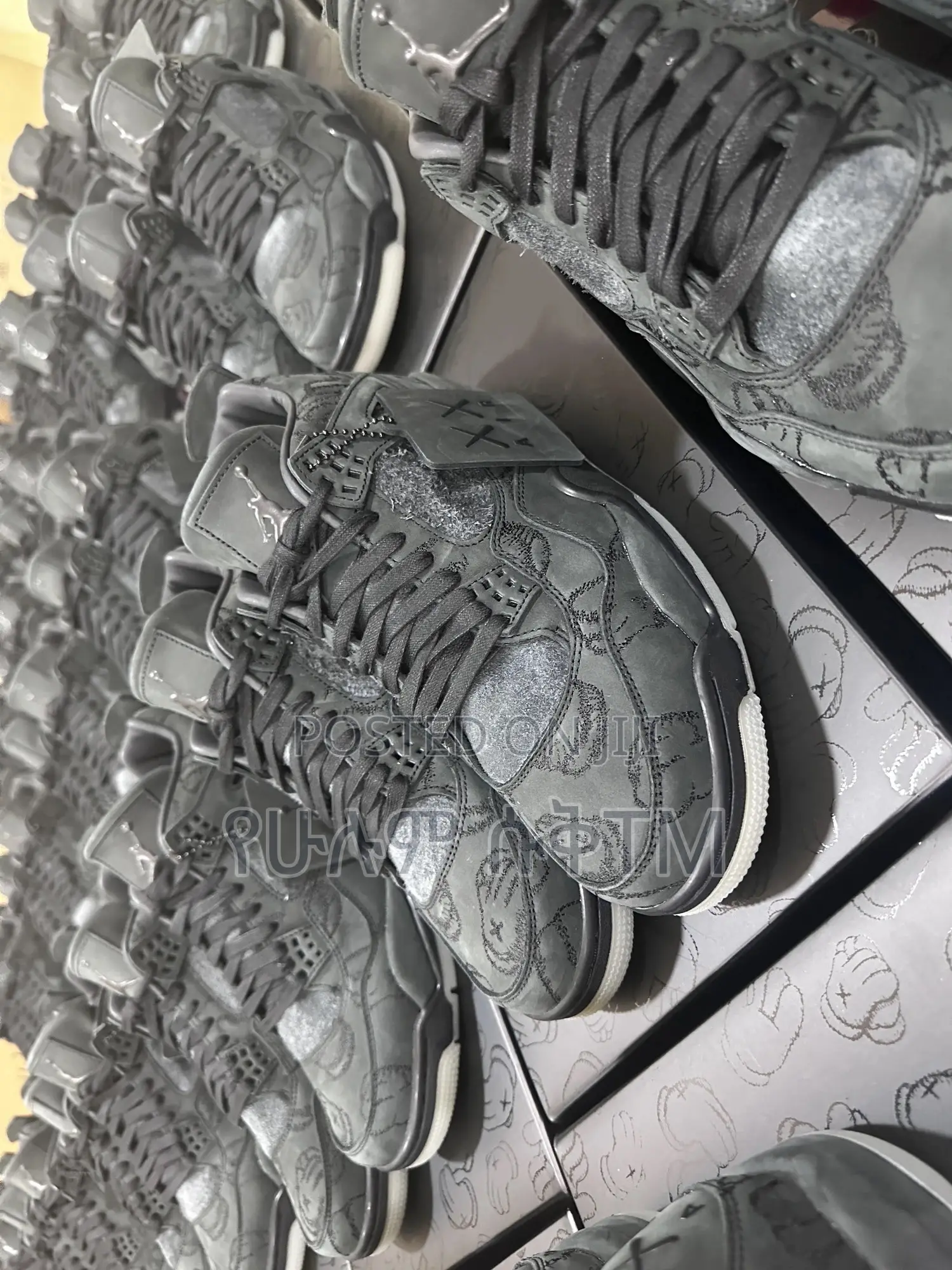 Original Air Jordan 4 Retro X Kaws ‘Dark Gray’ Men’S Shoes