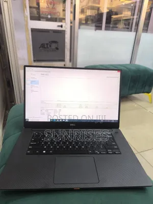 New Laptop Dell Precision 5520 16GB Intel Core I7 SSD 512GB