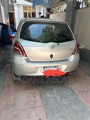 Toyota Yaris 2010 Silver