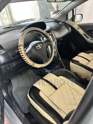 Toyota Yaris 2010 Silver