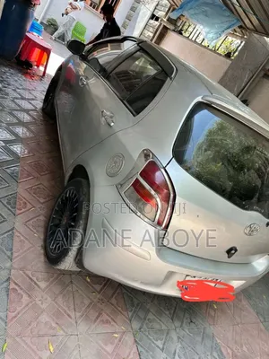 Toyota Yaris 2010 Silver