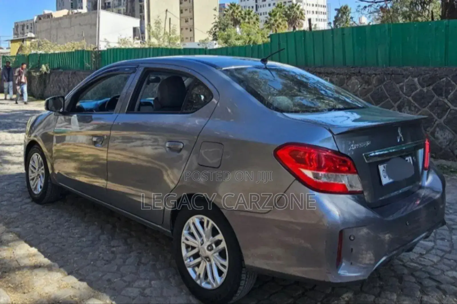 Mitsubishi Attrage 2021 Silver