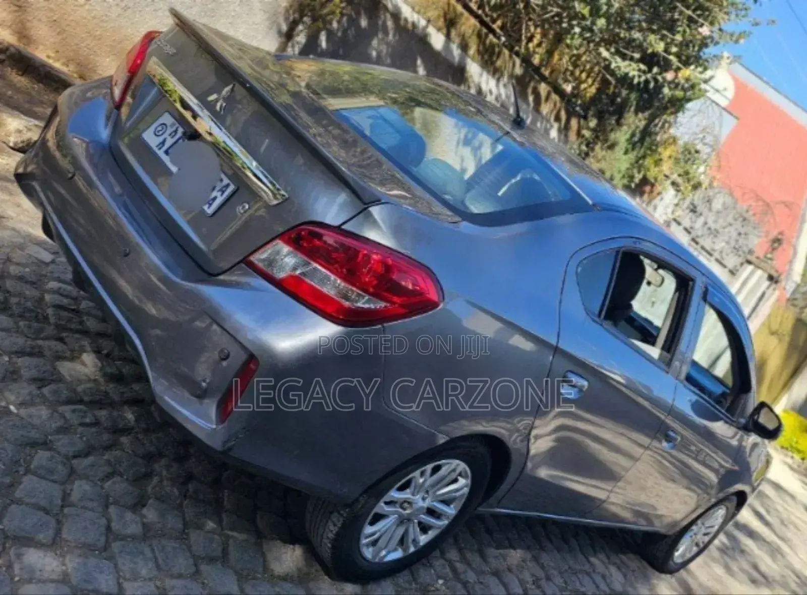 Mitsubishi Attrage 2021 Silver