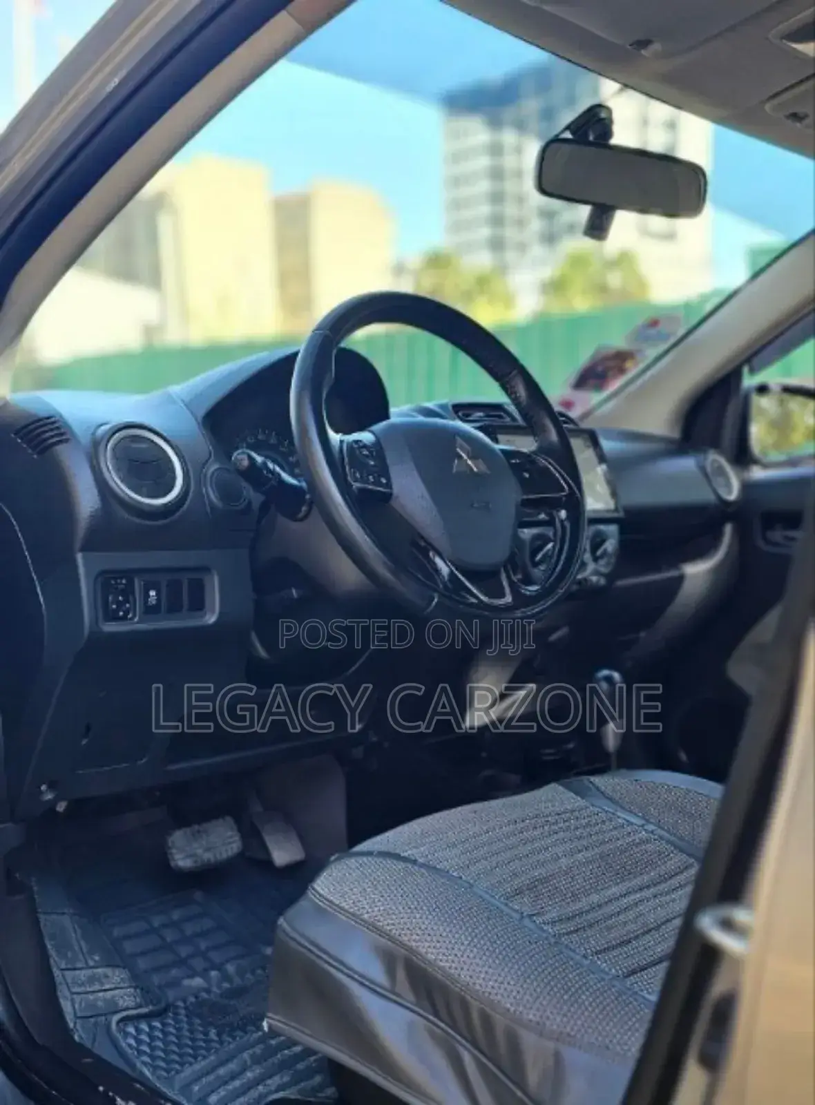 Mitsubishi Attrage 2021 Silver