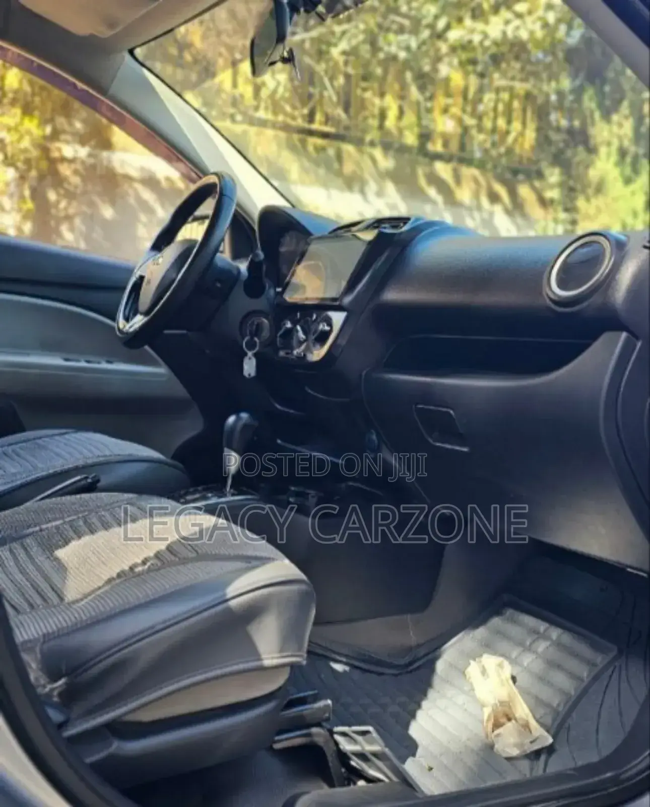 Mitsubishi Attrage 2021 Silver