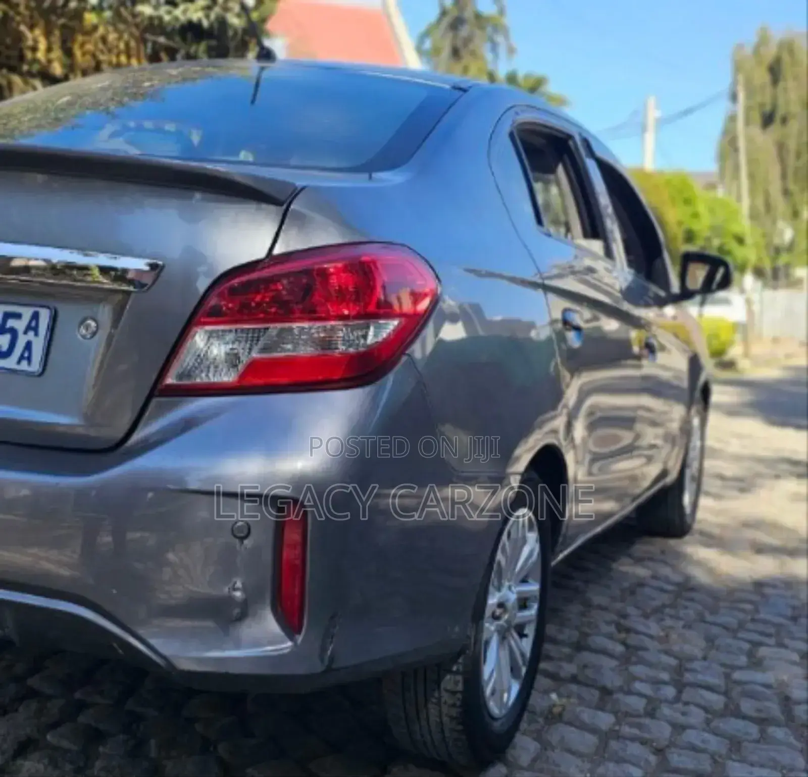 Mitsubishi Attrage 2021 Silver