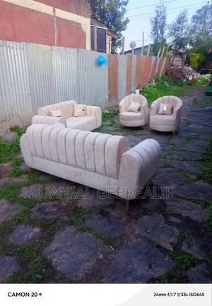 Sofa Code 4075