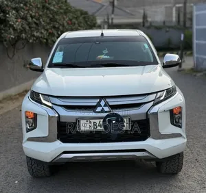 Mitsubishi L200 2022 White