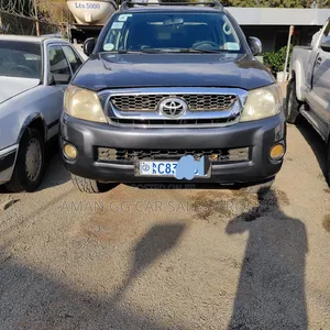 Toyota Hilux 2011 Gray