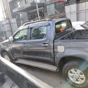 Toyota Hilux 2011 Gray