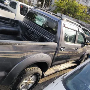 Toyota Hilux 2011 Gray