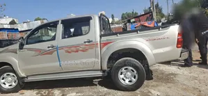 Toyota Hilux 2014 Purple