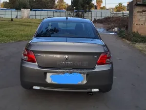 Peugeot 301 2016 Brown