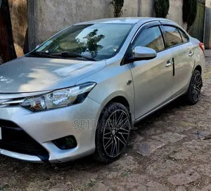 Toyota Yaris 2014 Silver