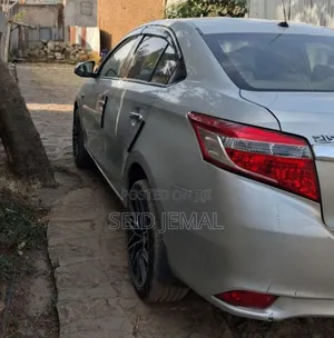 Toyota Yaris 2014 Silver