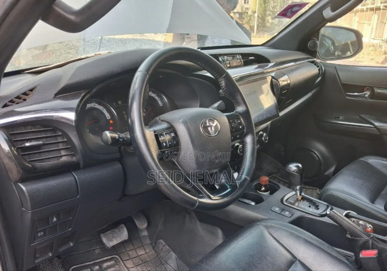 Toyota Hilux 2019 Gray
