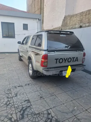 Toyota Hilux 2015 Purple