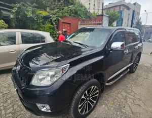 Toyota Land Cruiser Prado 2011 Black