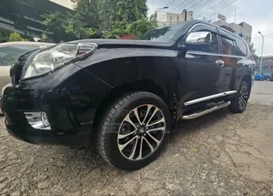 Toyota Land Cruiser Prado 2011 Black