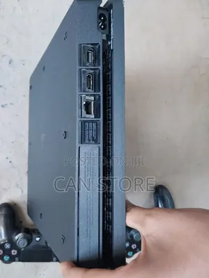 የገለገለ Playstation 4 አለን