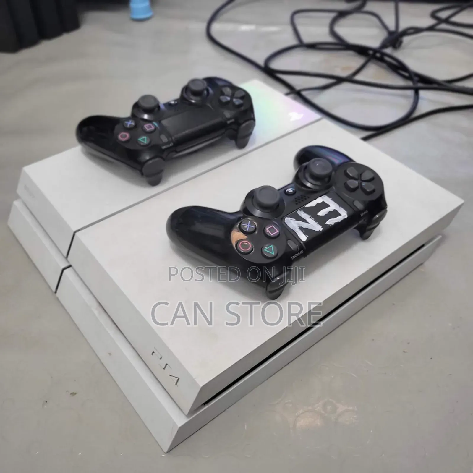 Playstation 4 ከ C-a-N Ps Store