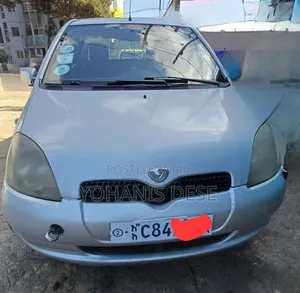 Toyota Vitz 2001 Teal