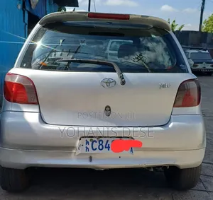 Toyota Vitz 2001 Teal