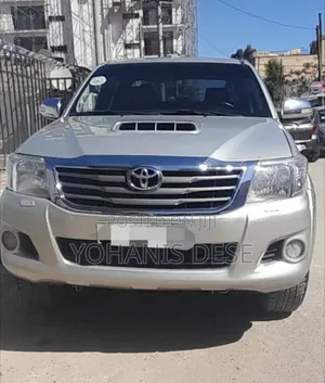 Toyota Hilux 2013 Teal