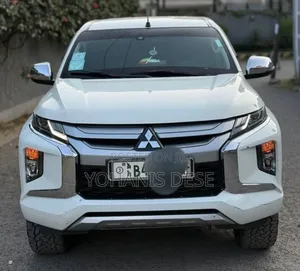 Mitsubishi L200 2022 Off white