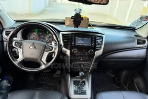 Mitsubishi L200 2022 Off white