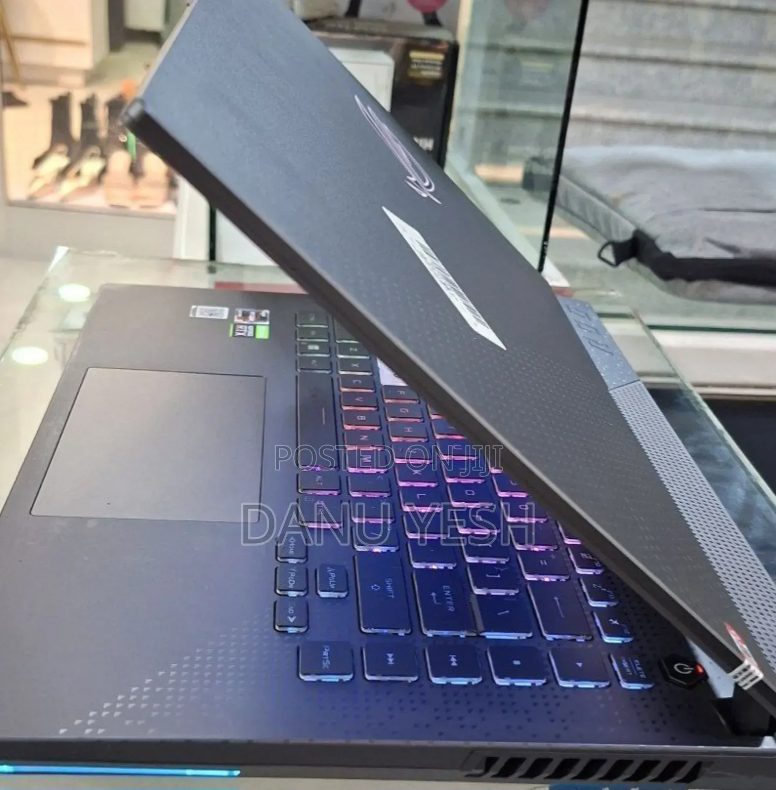 New Laptop Asus ROG Strix G15 16GB AMD Ryzen 3 SSD 1T