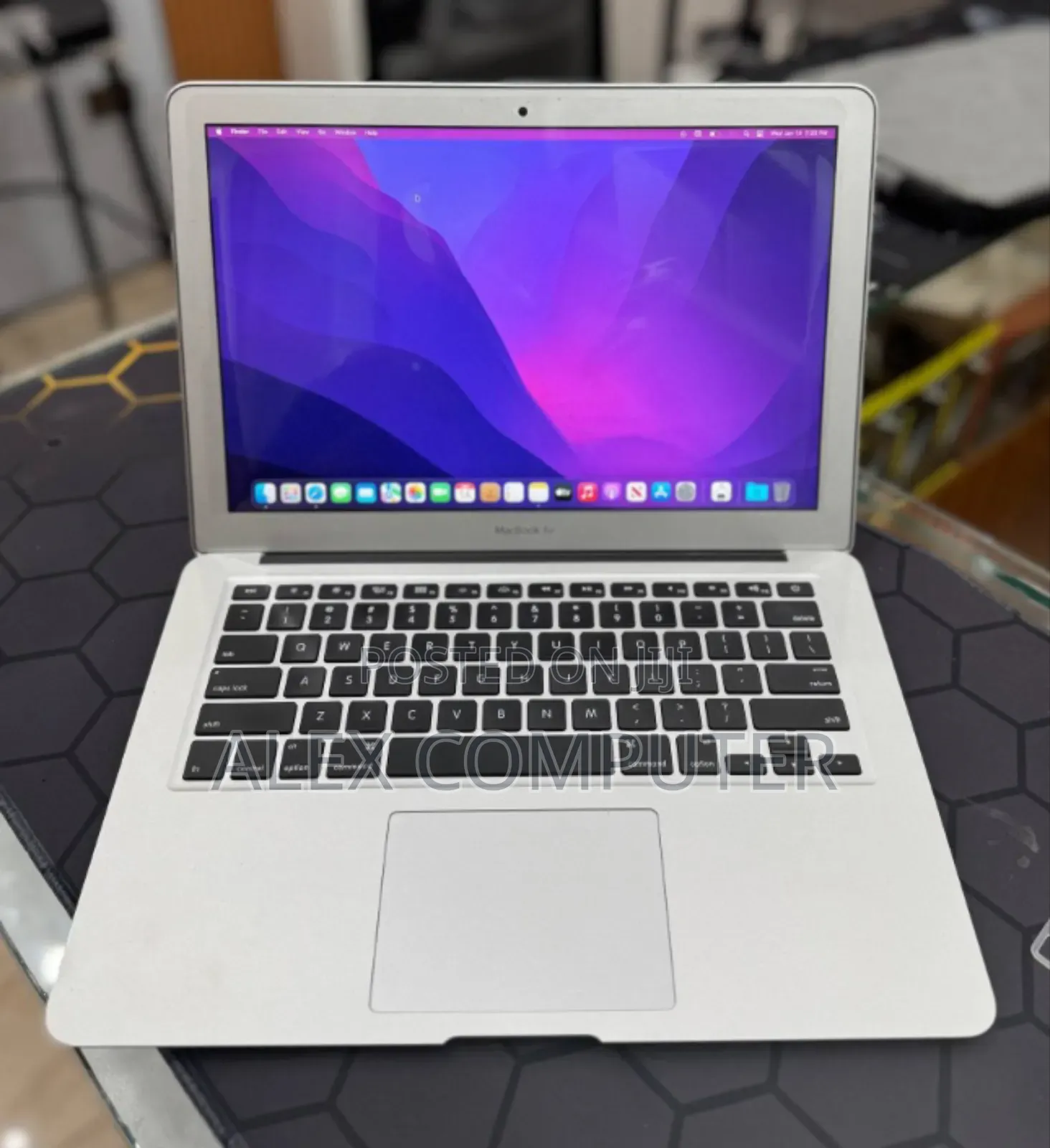 New Laptop Apple MacBook Air 2015 8GB Intel Core I5 SSD 256GB