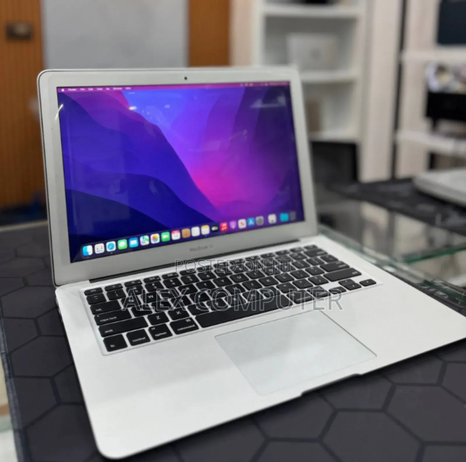 New Laptop Apple MacBook Air 2015 8GB Intel Core I5 SSD 256GB