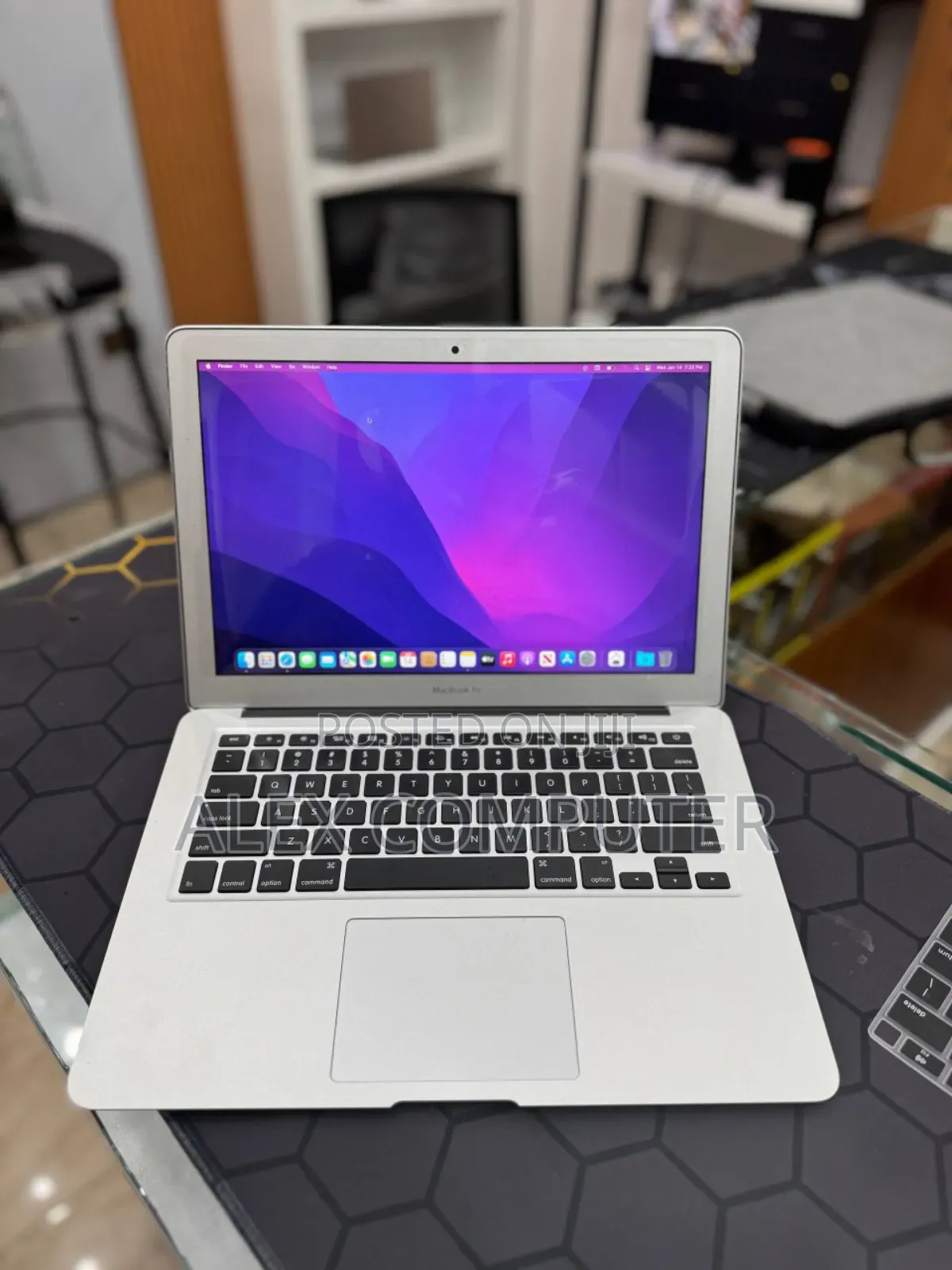 New Laptop Apple MacBook Air 2015 8GB Intel Core I5 SSD 256GB