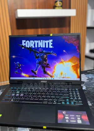 New Laptop MSI Crosshair 15 16GB Intel Core I7 SSD 1T