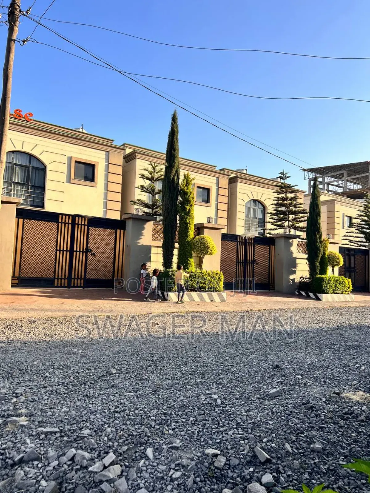 Furnished 5bdrm Townhouse/Terrace in Legetafo, Yeka for sale