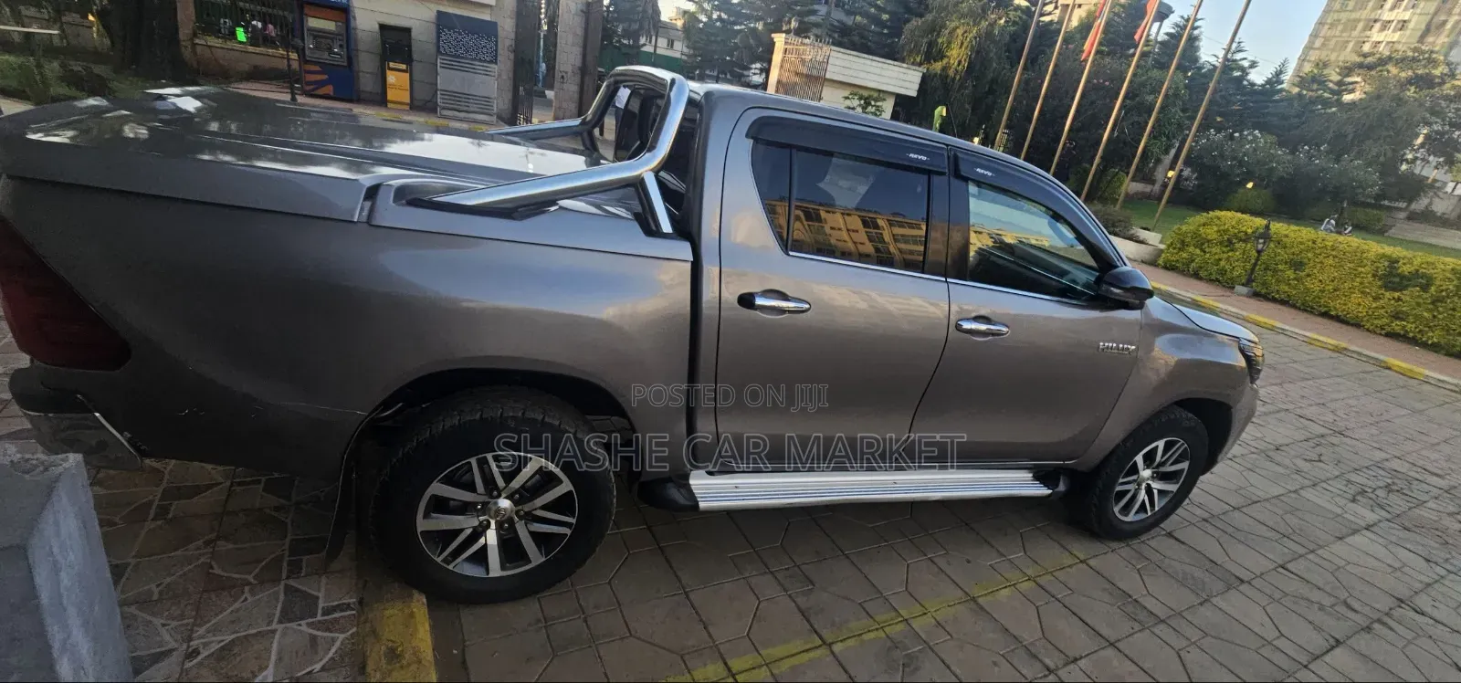 Toyota Hilux 2019 Silver