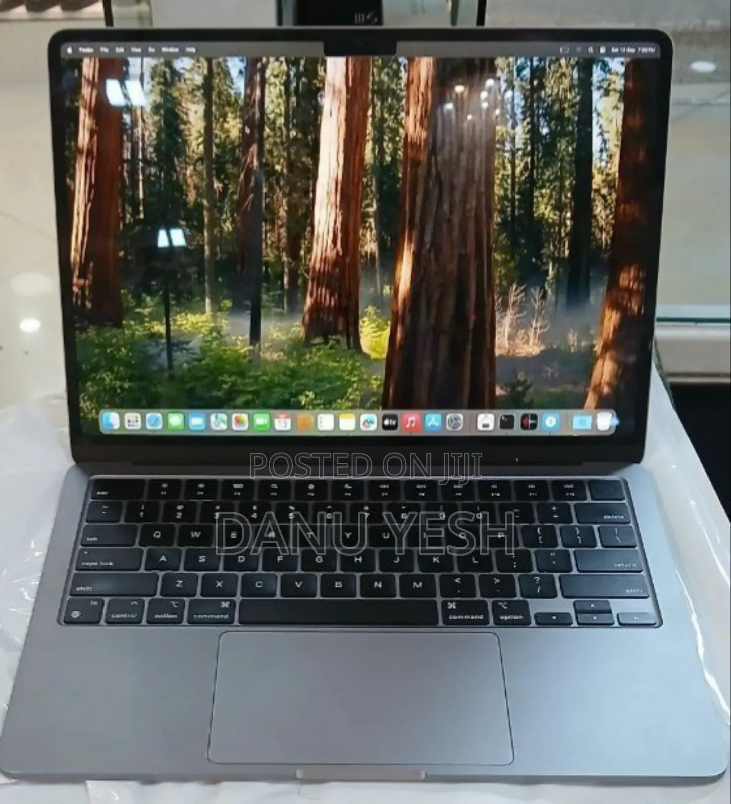 New Laptop Apple MacBook Air 2022 M2 8GB Apple M2 SSD 256GB