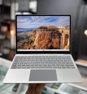 New Laptop Microsoft Surface 8GB Intel Core I5 SSD 256GB
