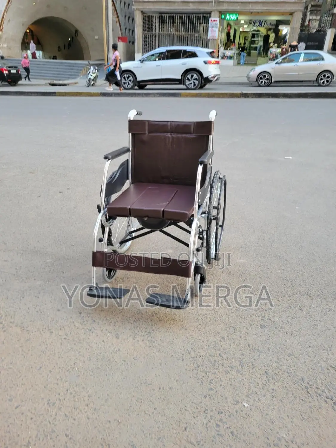 Ultra-Light Folding Wheelchair巉疇self-Handles Which Allows for Easier